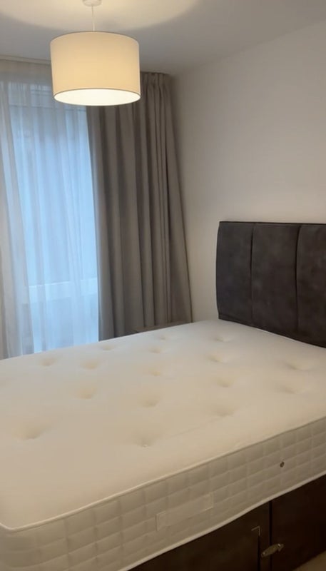 Room Rolling Street in Salford