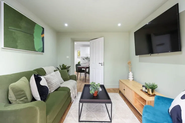 Flat Moriatry Close in Greater London