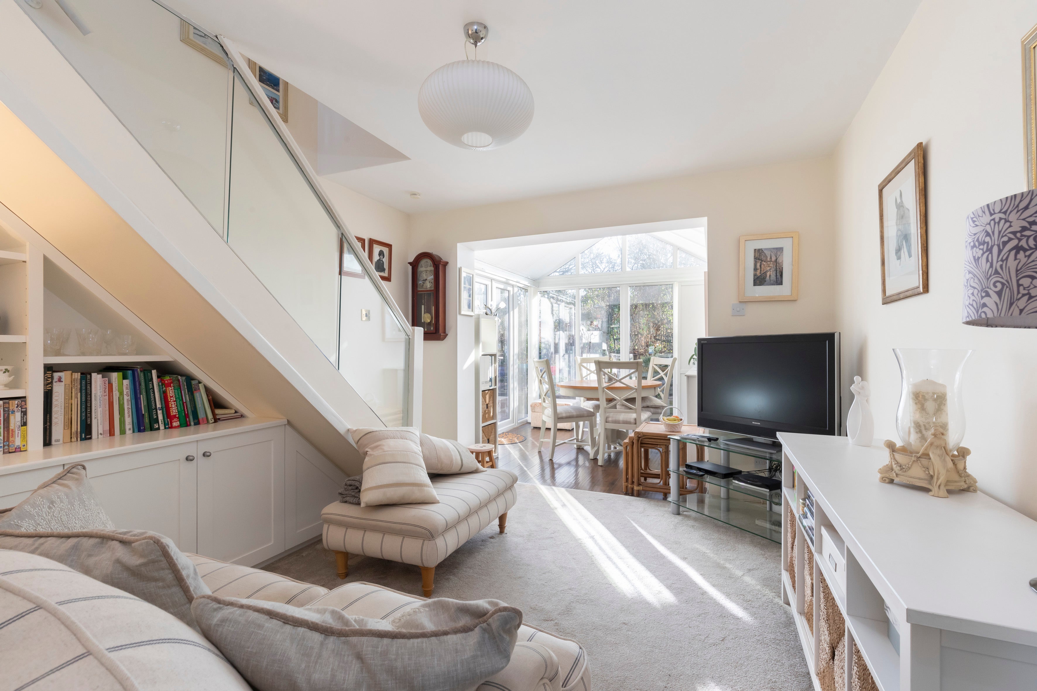 House Eynon Close in Cheltenham