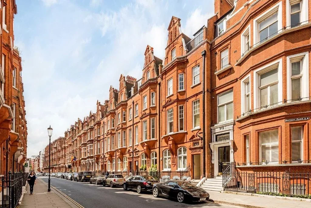 Flat Draycott Place in Greater London