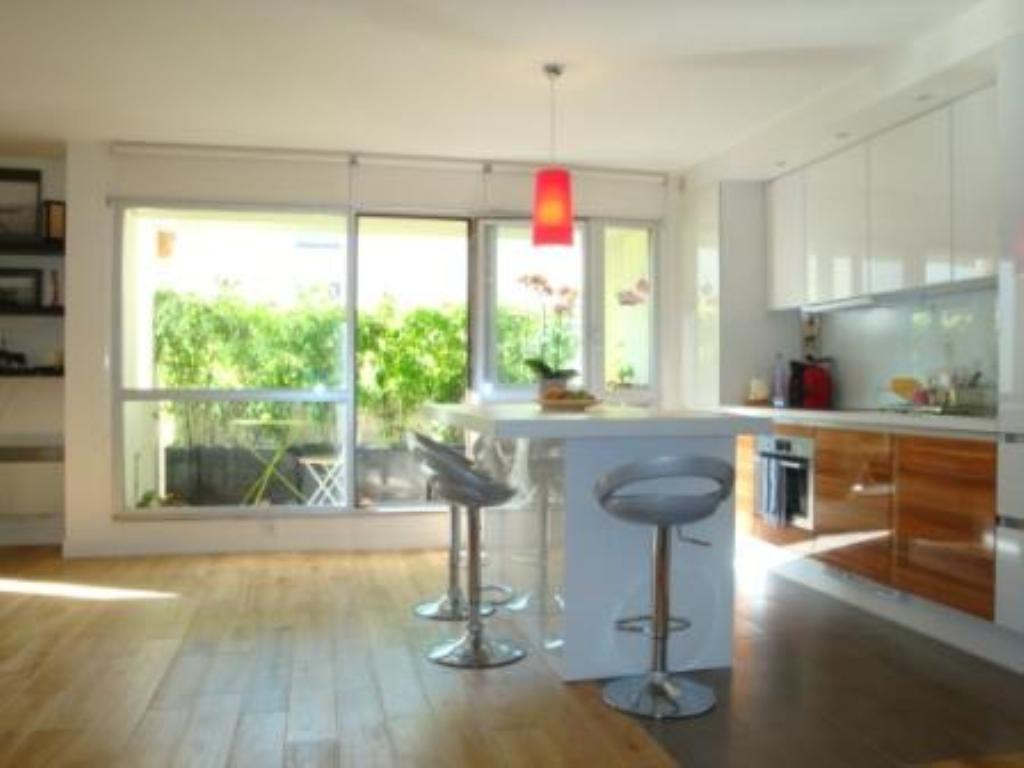 Flat Rue de Montreuil in Paris