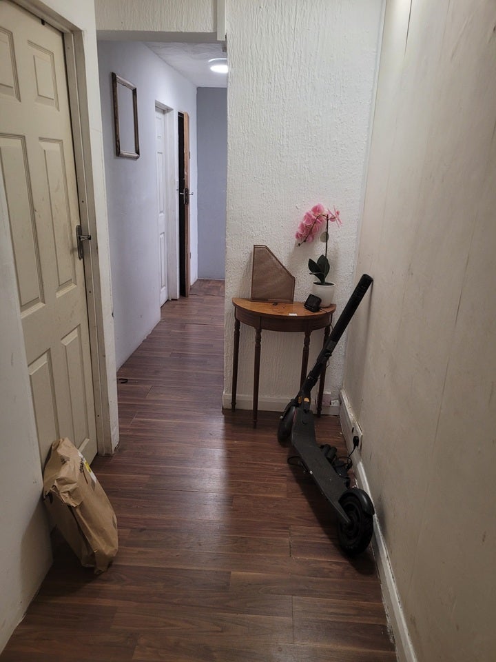Flat Meadowbank Road in Chatham
