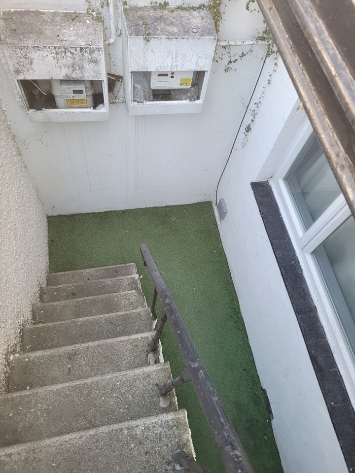 Flat Meadowbank Road in Chatham