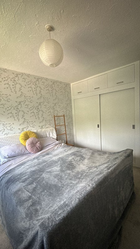 Room St Faith's Road in Greater London