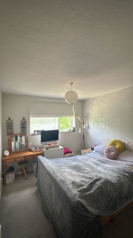 Room St Faith's Road in Greater London