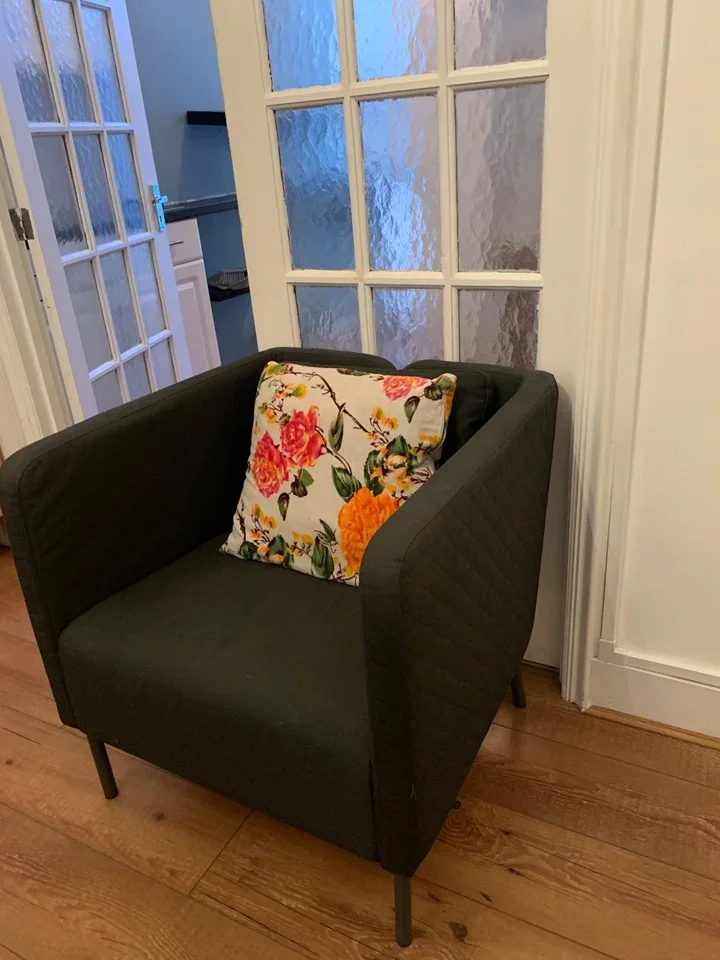 Room Queen's Road in Greater London