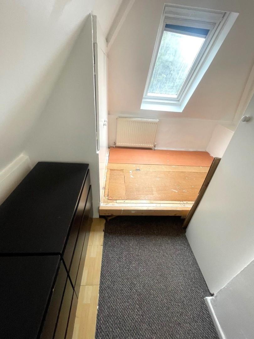 Flat Stanmore Hill in Greater London