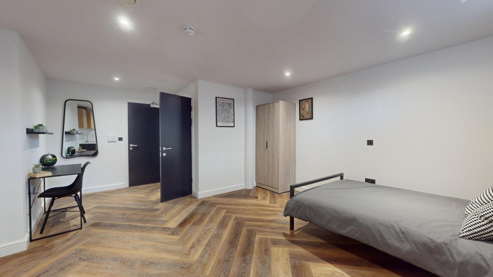 Room Thurloe Street in Manchester