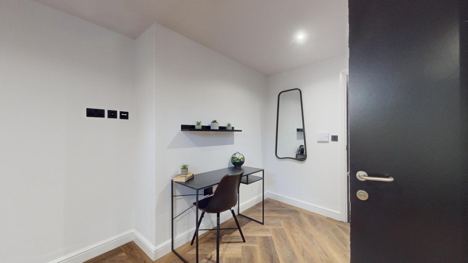Room Thurloe Street in Manchester