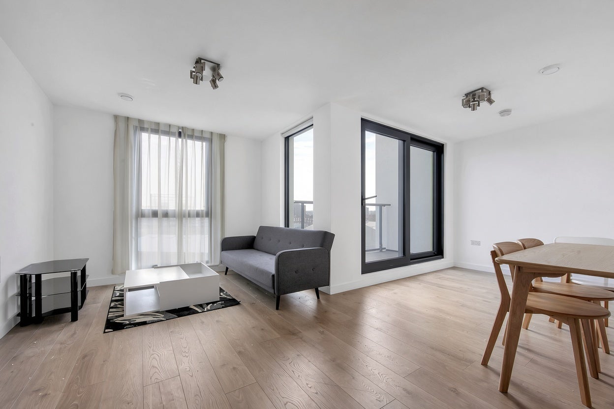 Flat Rotherhithe New Road in Greater London