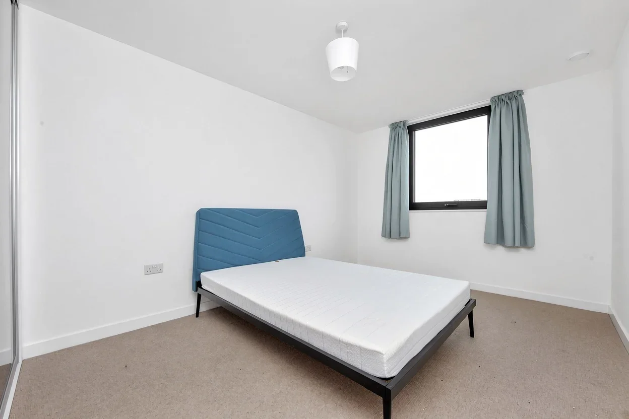 Flat Rotherhithe New Road in Greater London
