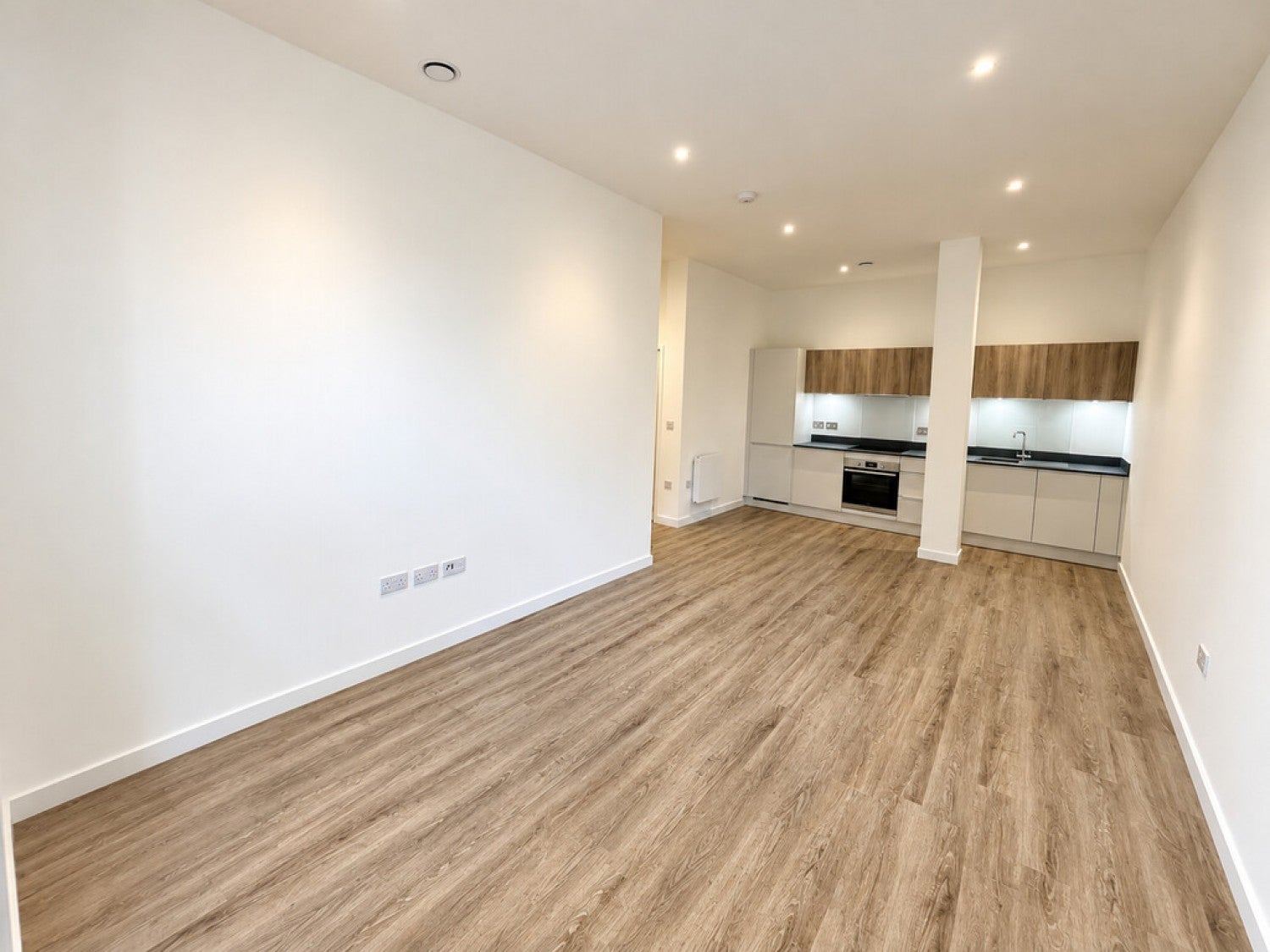 Flat Ashwood Way in Basingstoke and Deane