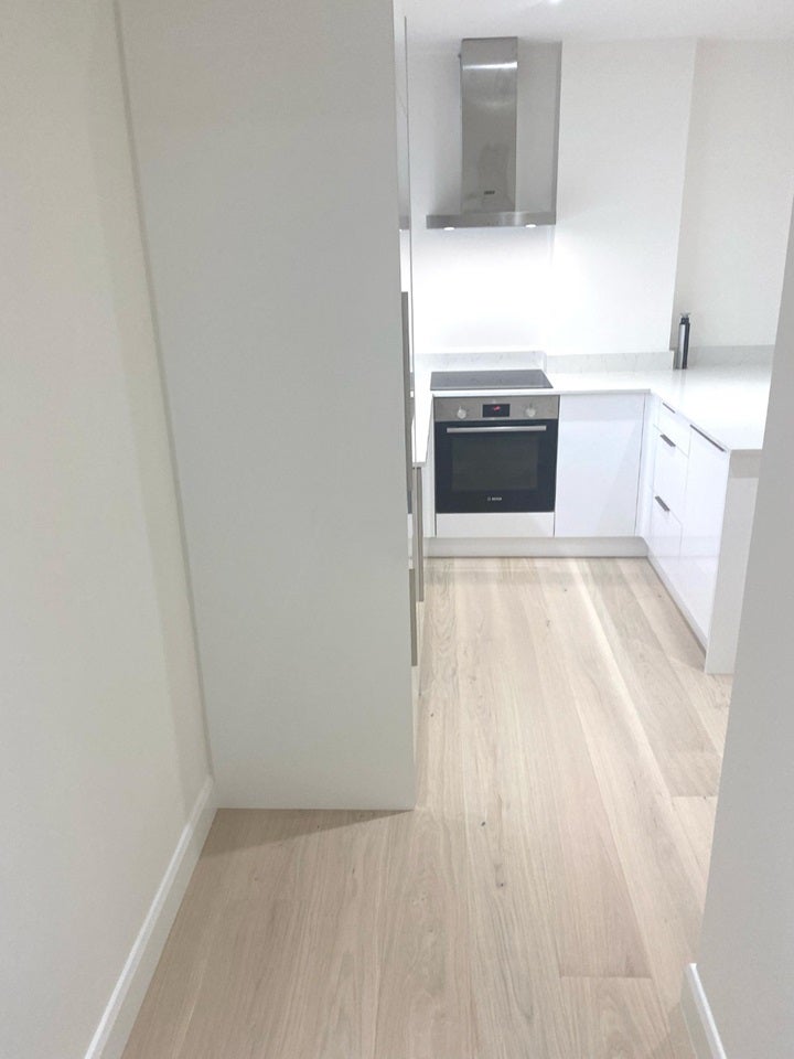Flat Sloane Avenue in Greater London