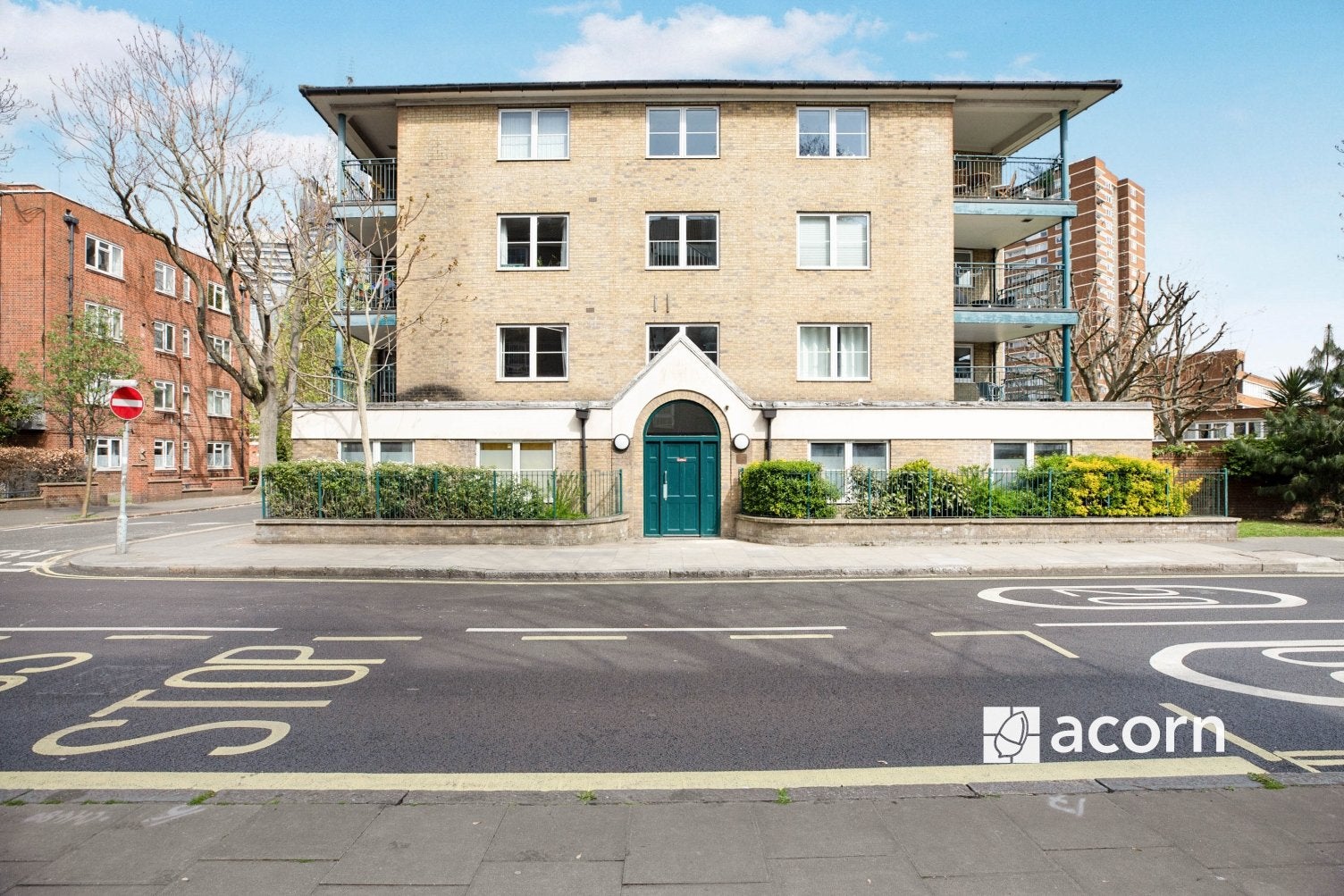 Flat Dunsterville Way in Greater London