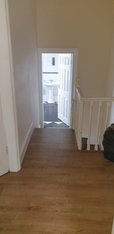 Room Llanover Road in Greater London