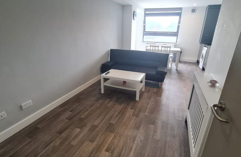 Flat Preston New Road in Blackburn