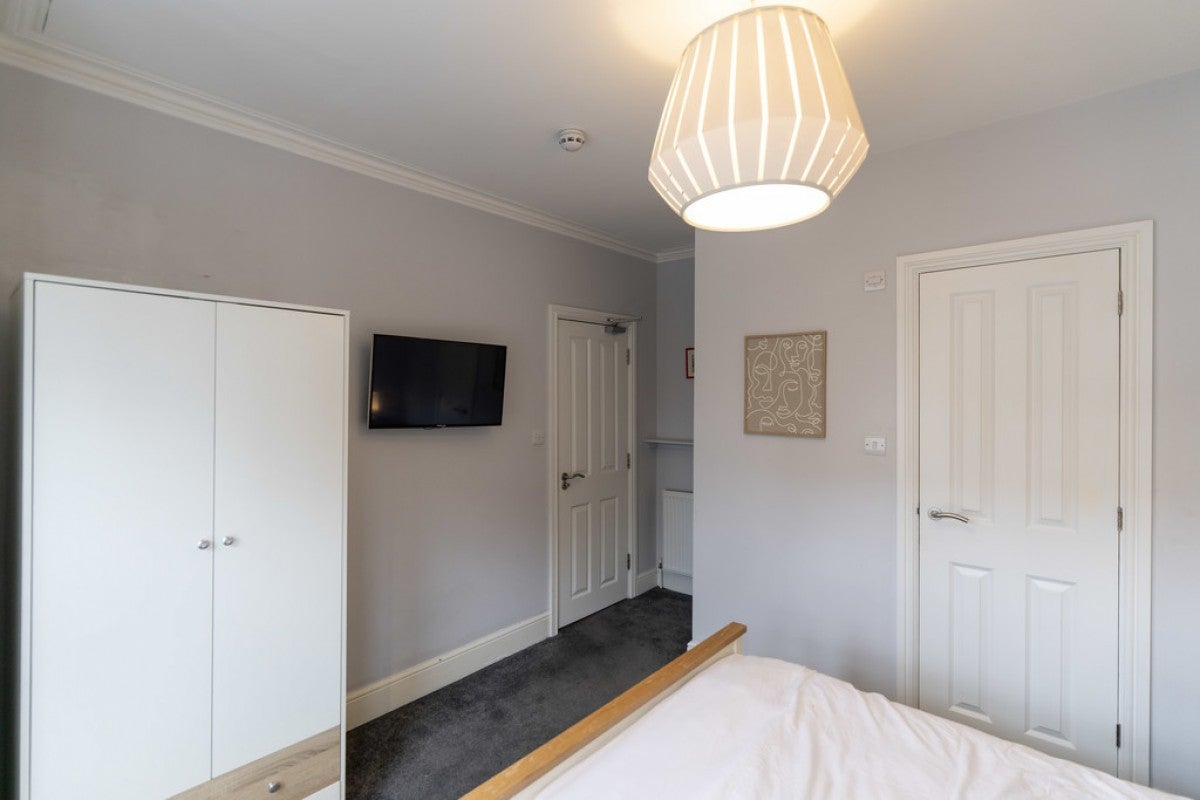 Room Caversham Road in Reading