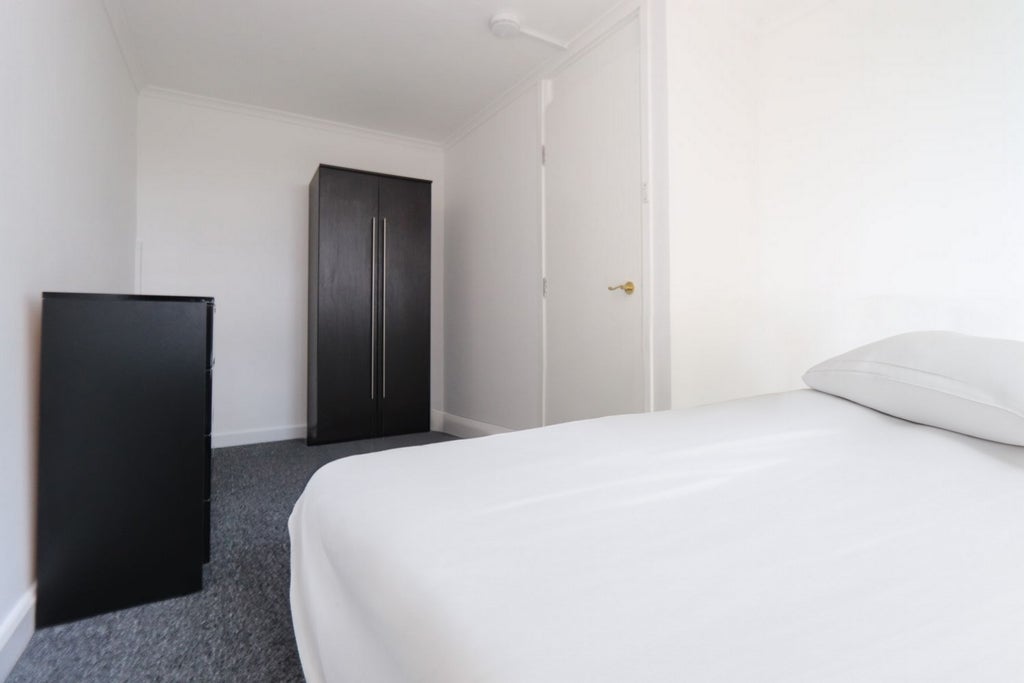 Room Globe Road in Greater London