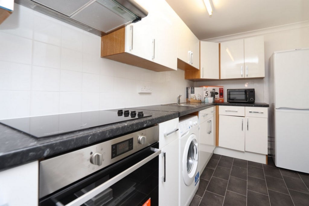 Room Globe Road in Greater London