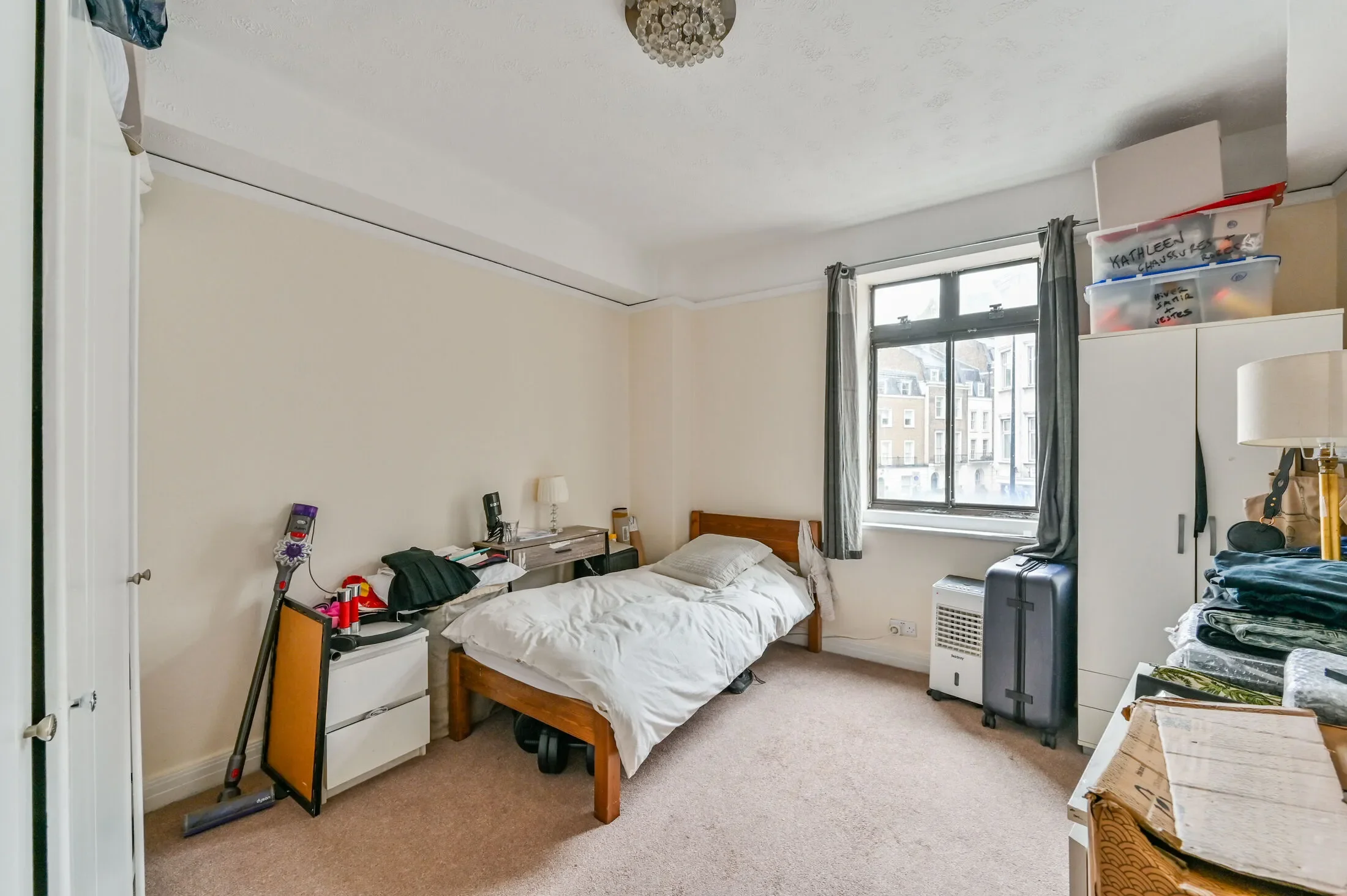 Flat Upper Berkeley Street in City of Westminster