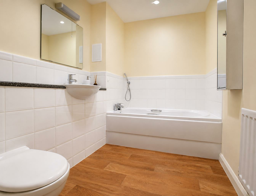 Flat Admiralty Close in Greater London