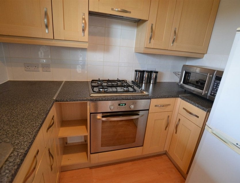 Flat Admiralty Close in Greater London