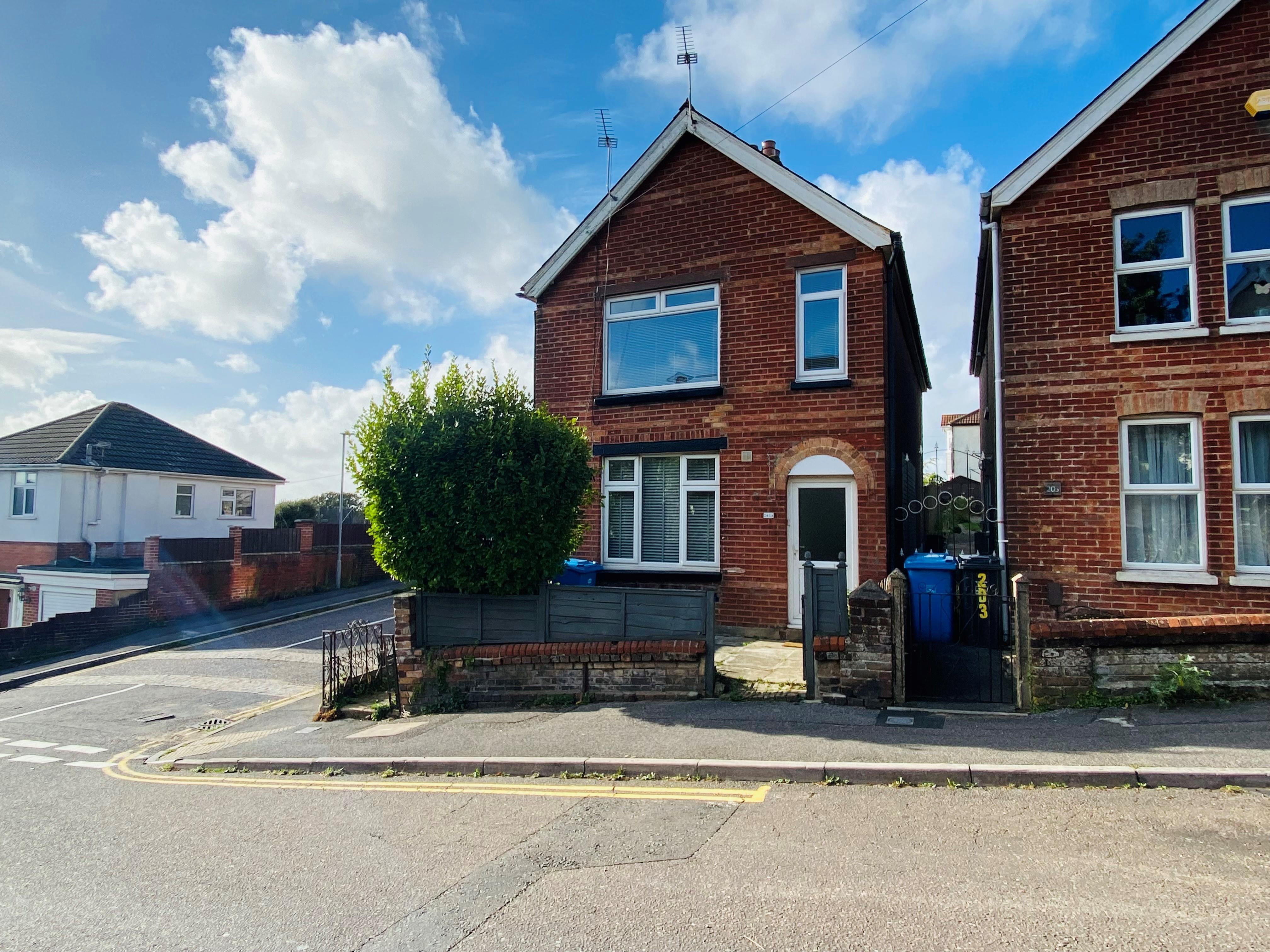 Flat Albert Road in Poole
