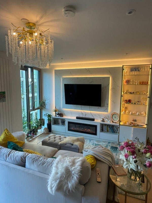 Room Schooner Road in Greater London