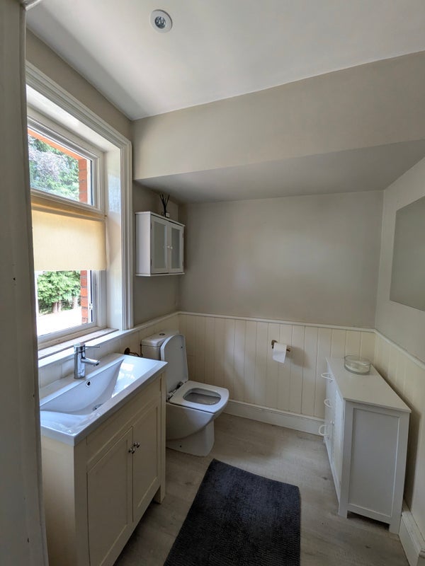 Room Kings Road in Ascot