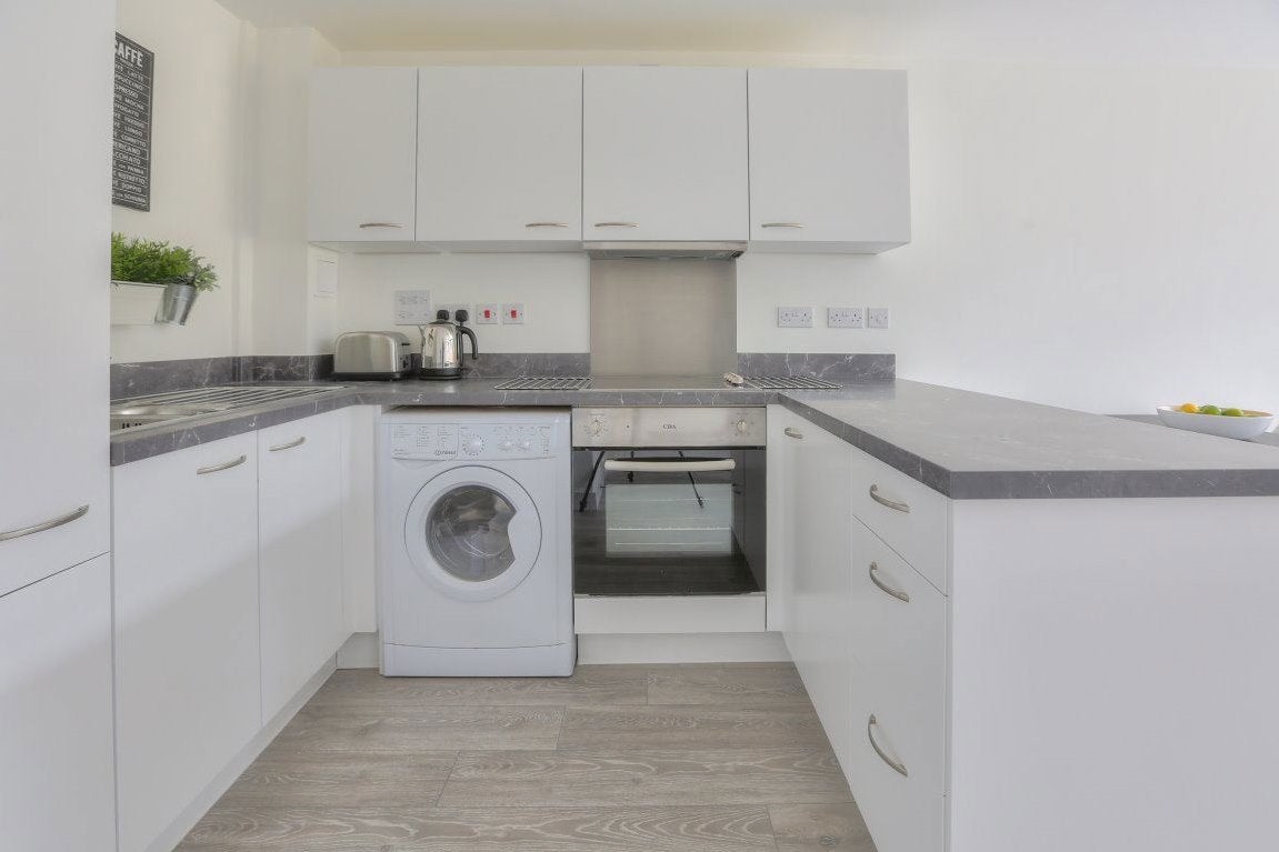 Flat Newsom Place in St Albans