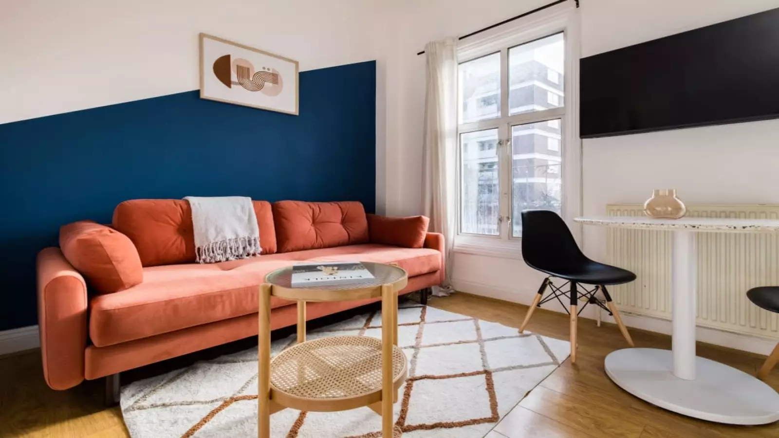 Flat Devonport Road in Greater London