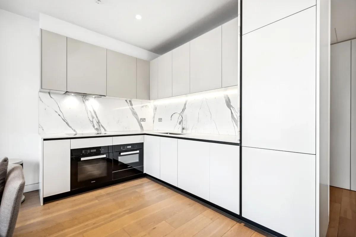 Flat Spenser Street in City of Westminster