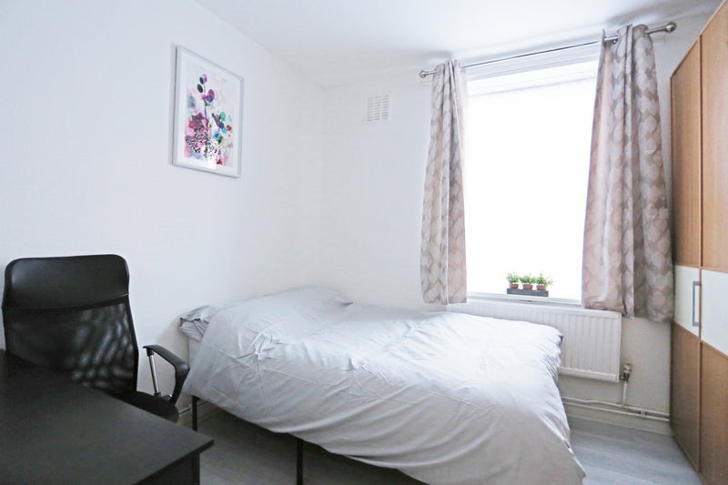Room Turin Street in Greater London