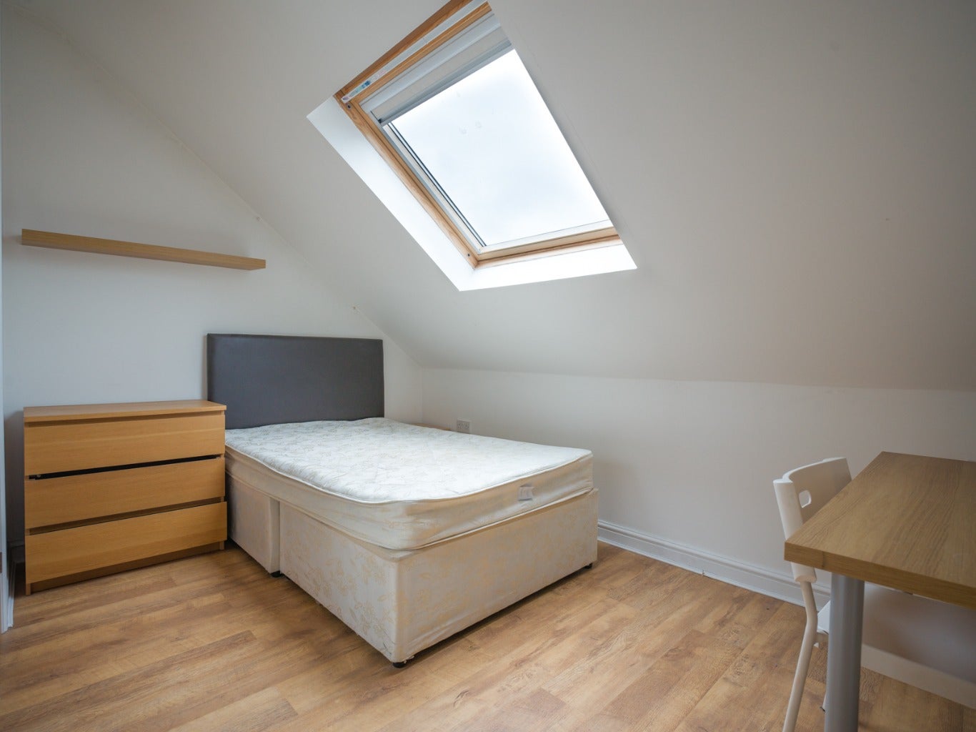 Flat Grosvenor Road in Newcastle upon Tyne