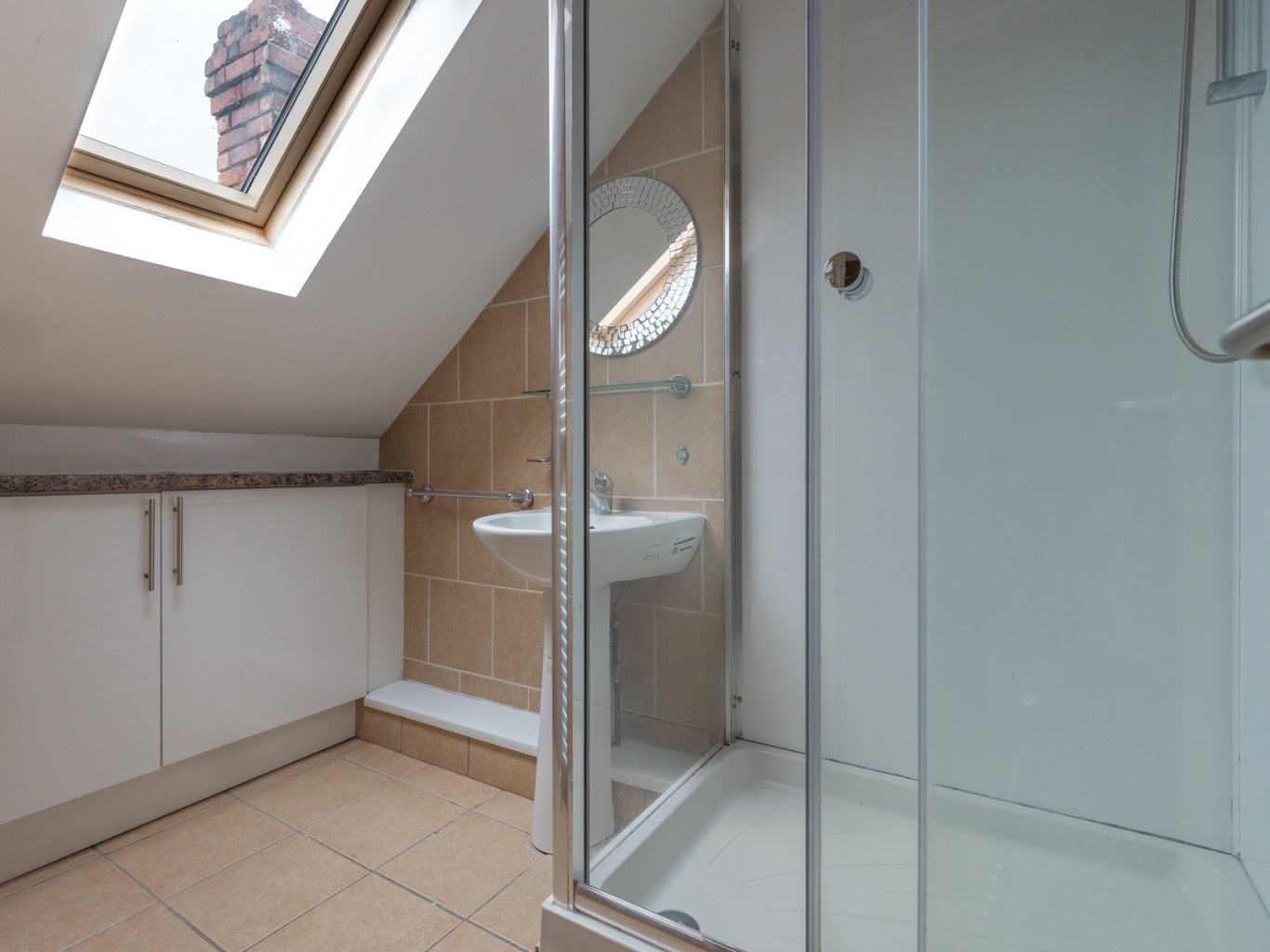 Flat Grosvenor Road in Newcastle upon Tyne