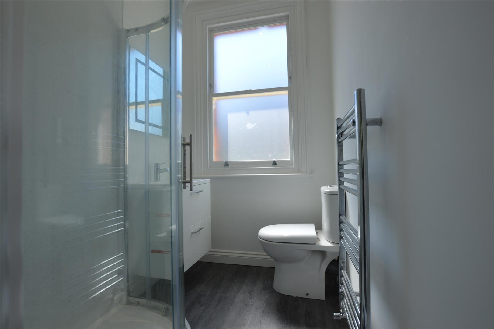 Room Craven Road in Reading