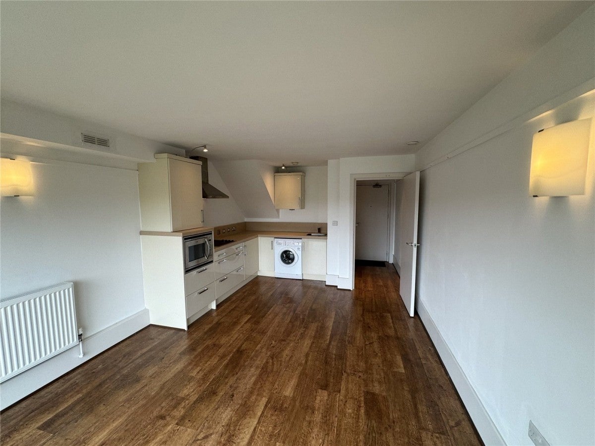 Flat Ledgard Wharf in Kirklees
