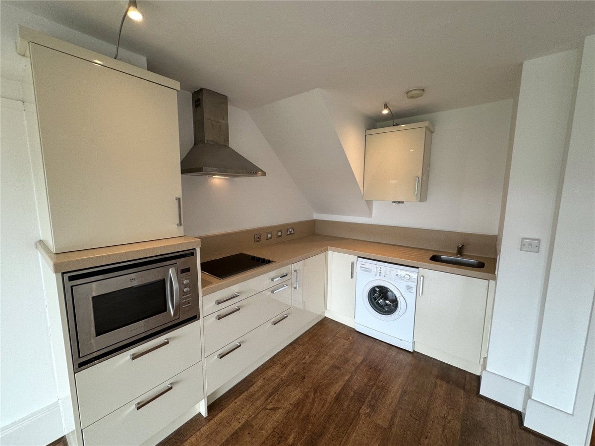 Flat Ledgard Wharf in Kirklees
