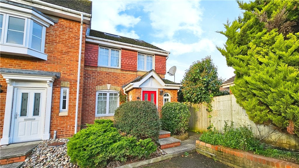 Flat Parkside Place in Borough of Spelthorne