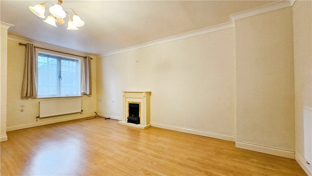 Flat Parkside Place in Borough of Spelthorne