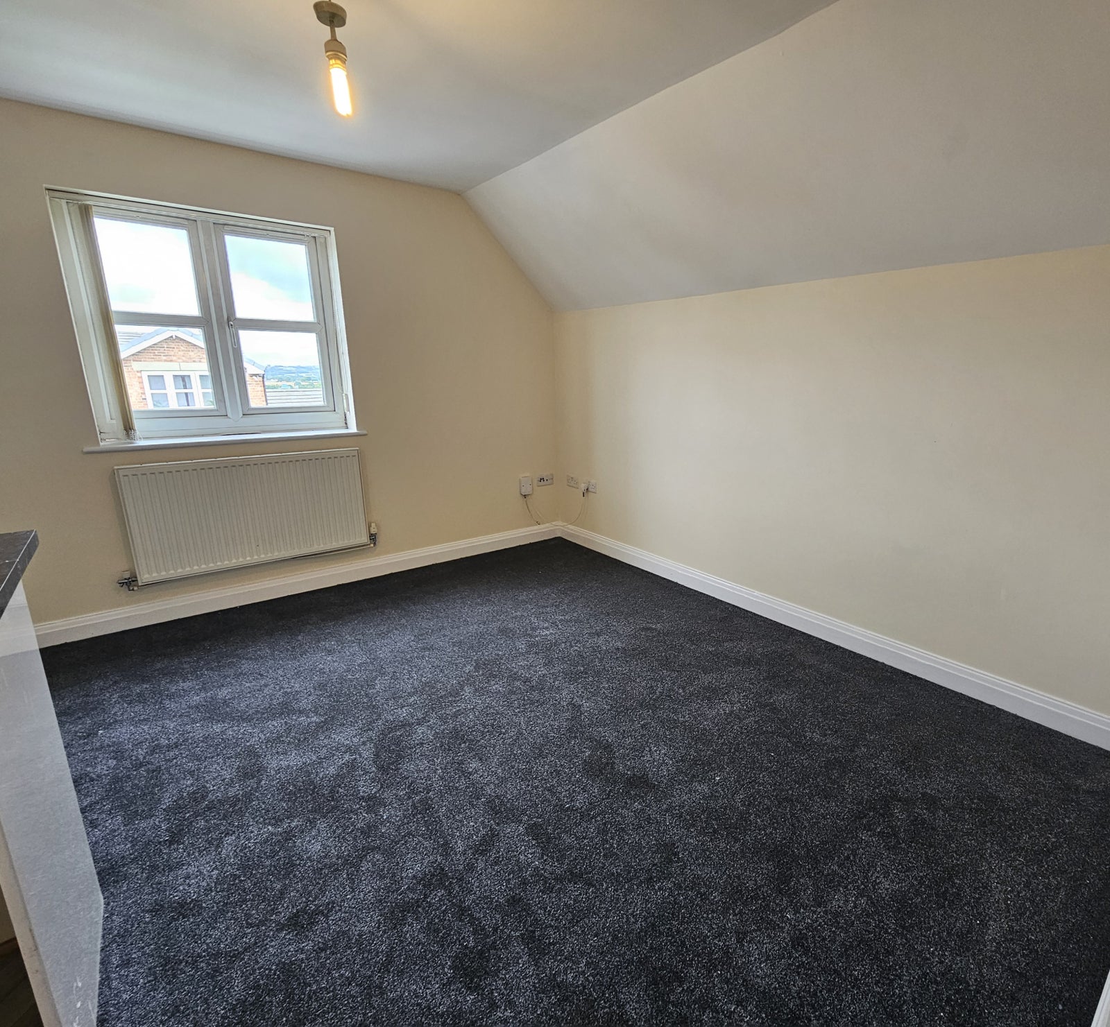 Flat Halifax Road in Kirklees