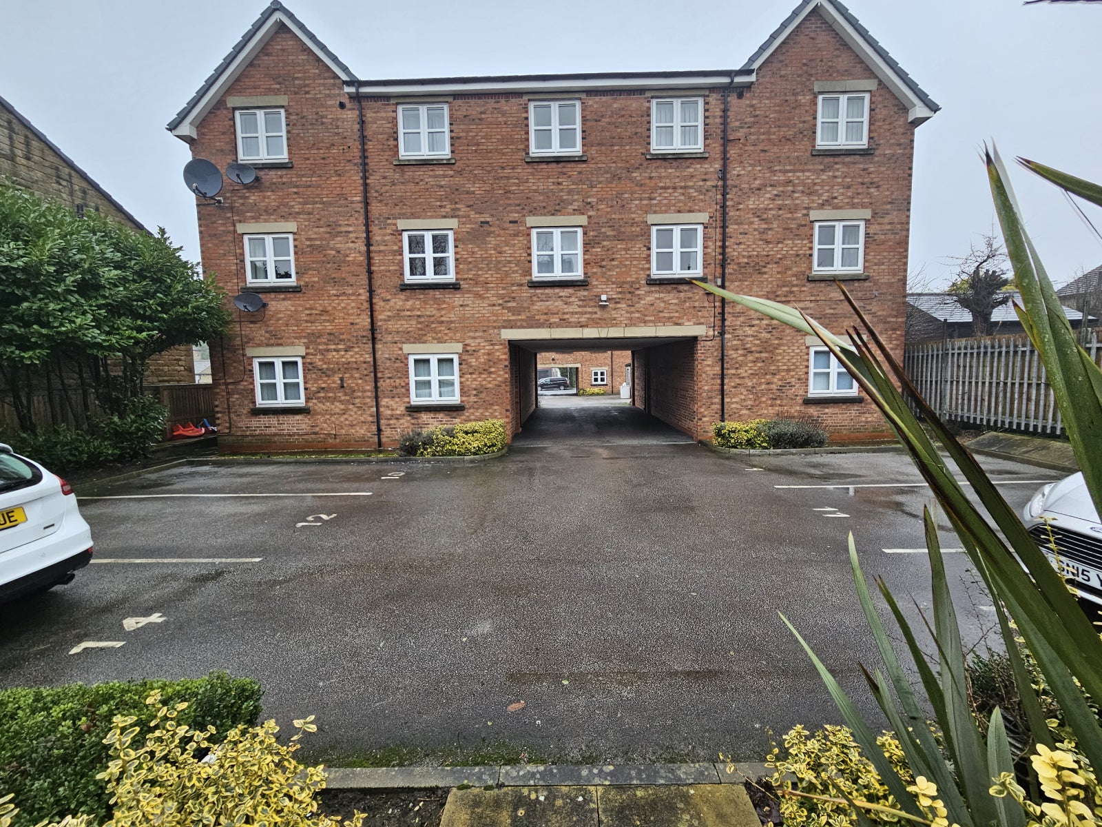 Flat Halifax Road in Kirklees
