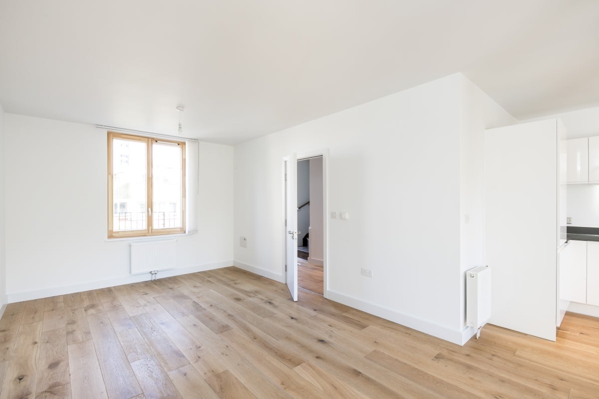Flat Lockton Street in Greater London