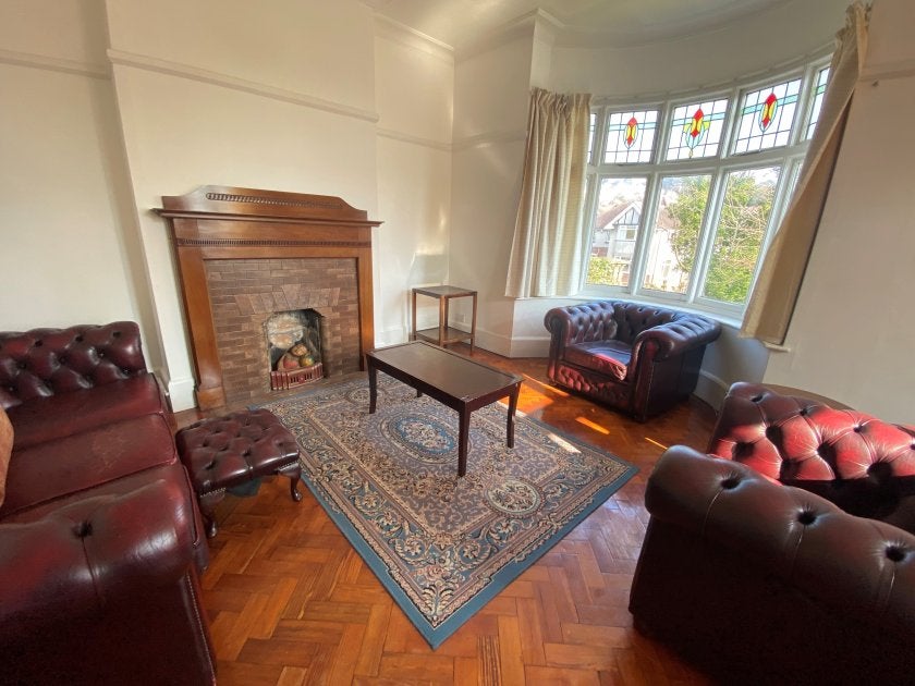Flat Parc Wern Road in Swansea