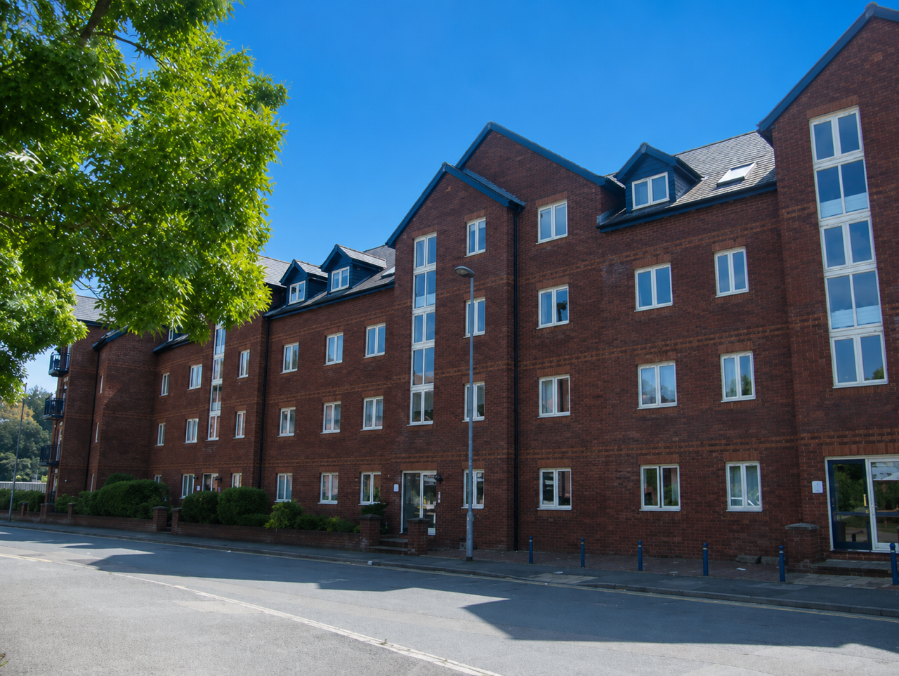 Flat Compass Quay in Exeter
