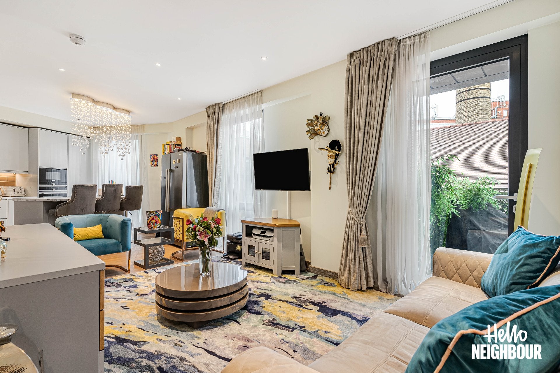 Flat Drapers Yard in Greater London