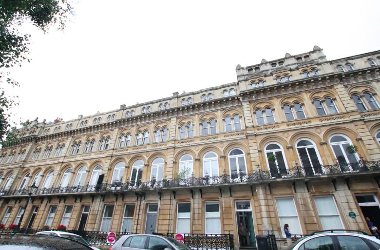 Room Victoria Square in Bristol