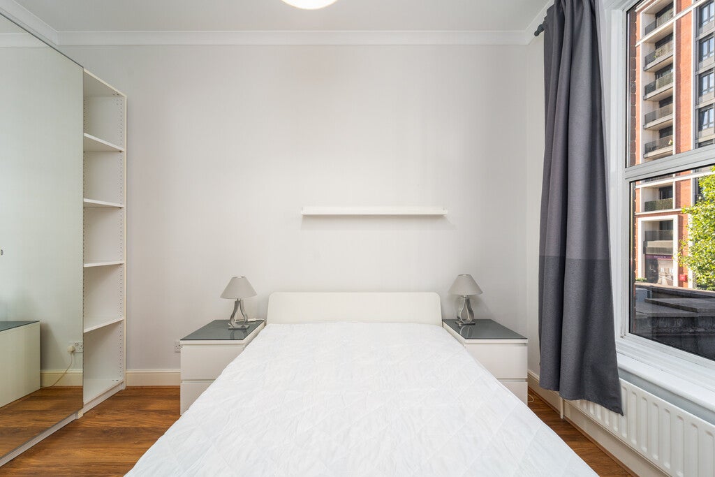 Flat Newcastle Place in City of Westminster