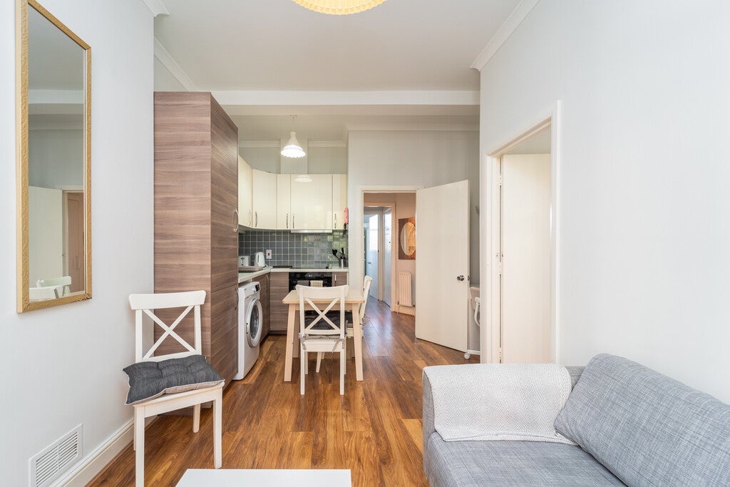 Flat Newcastle Place in City of Westminster