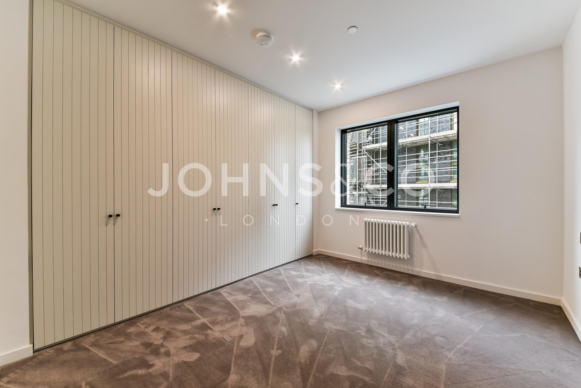 Flat Bradshaw Yard in Greater London